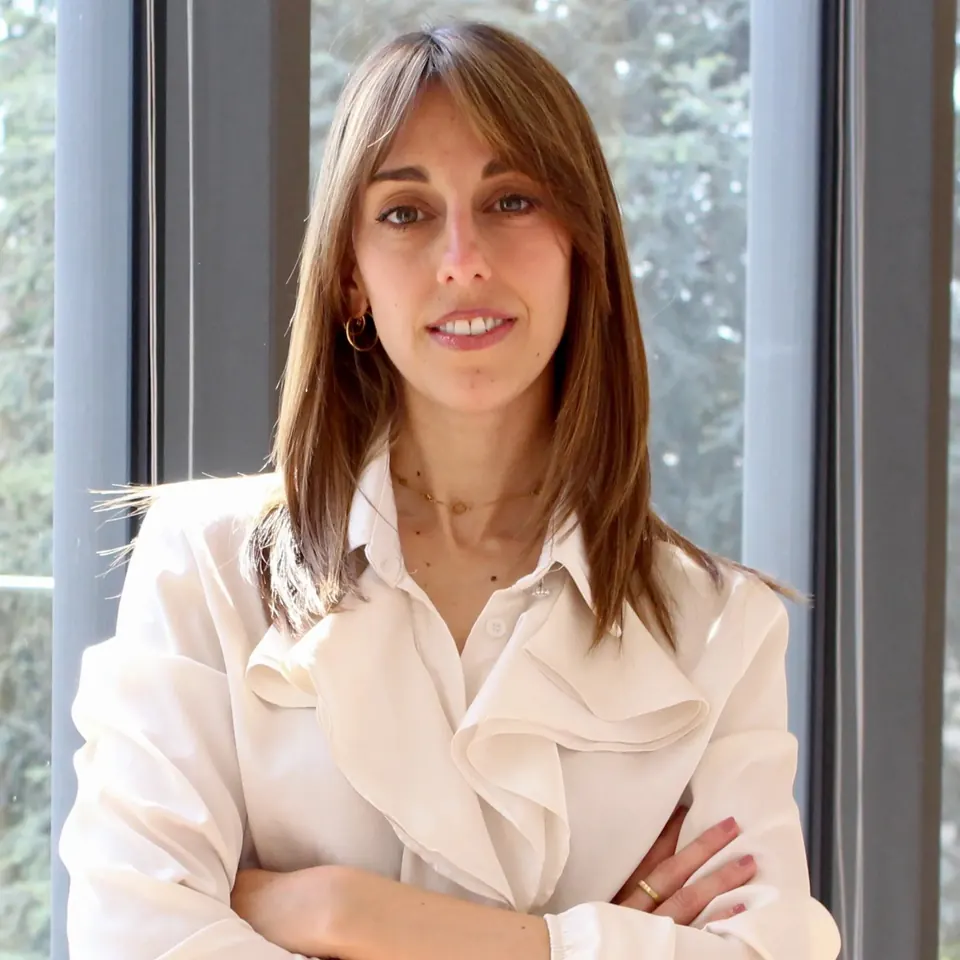 L'avvocata Giulia Mezzetti nel suo studio legale a Bologna